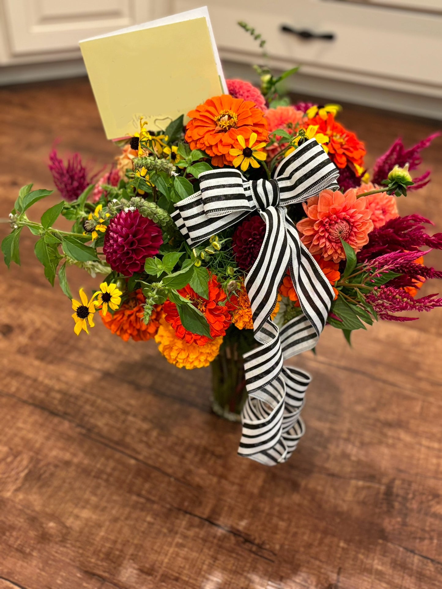 Custom Vase Arrangements (Free Delivery for Orders Over $100)