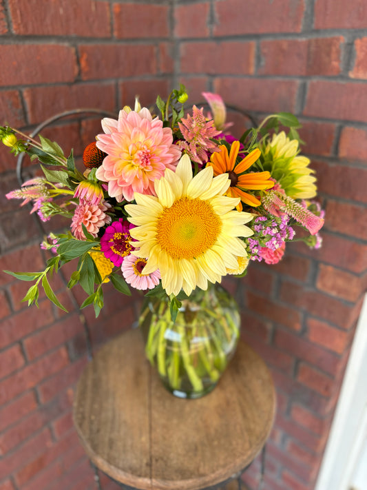 Custom Vase Arrangements (Free Delivery for Orders Over $100)