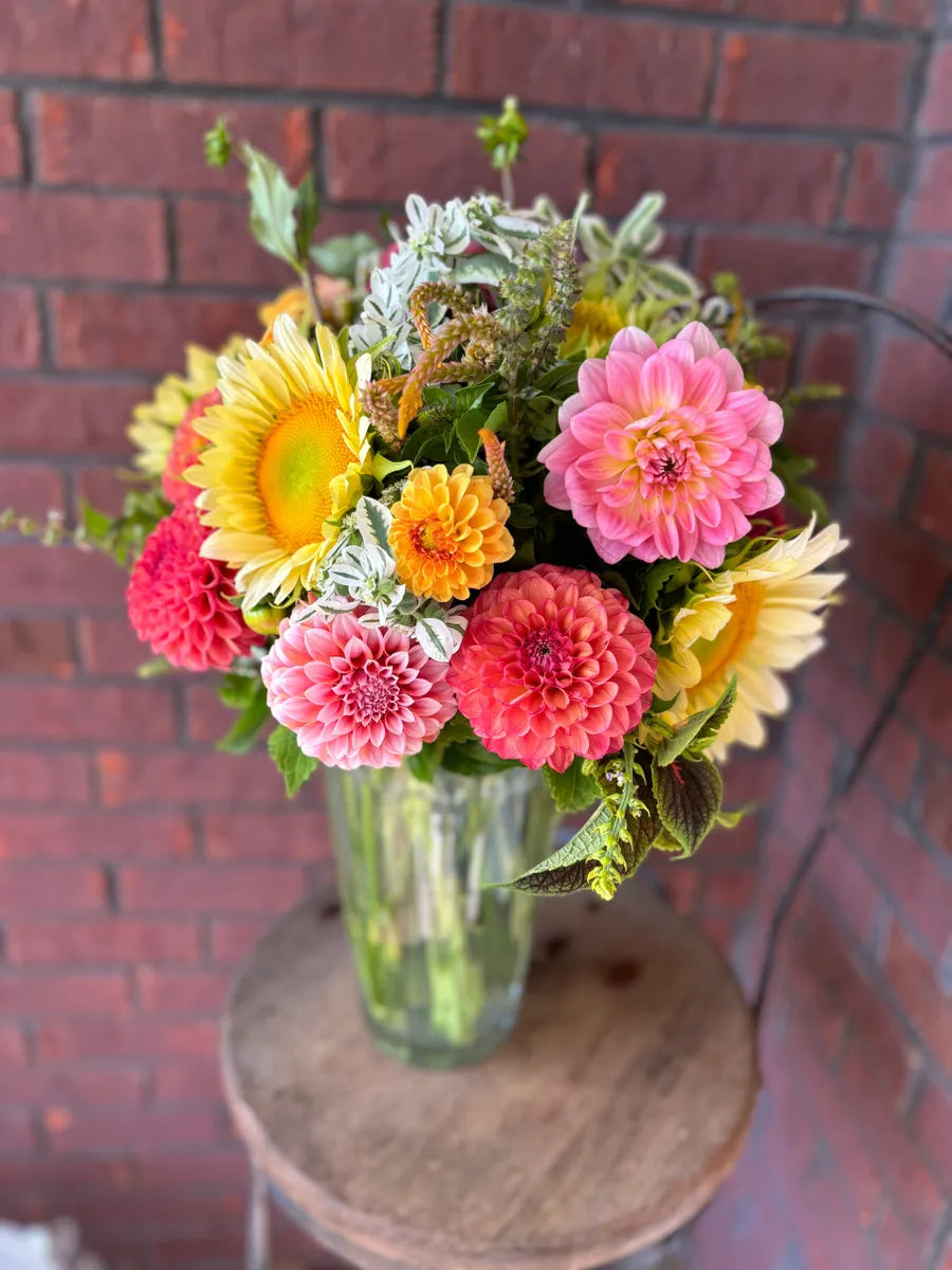 Custom Vase Arrangements (Free Delivery for Orders Over $100)